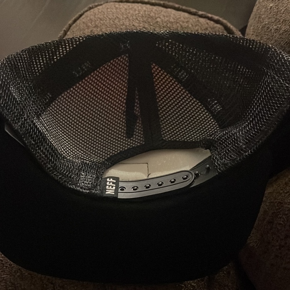 NEFF SNAPBACK - Picture 2 of 2